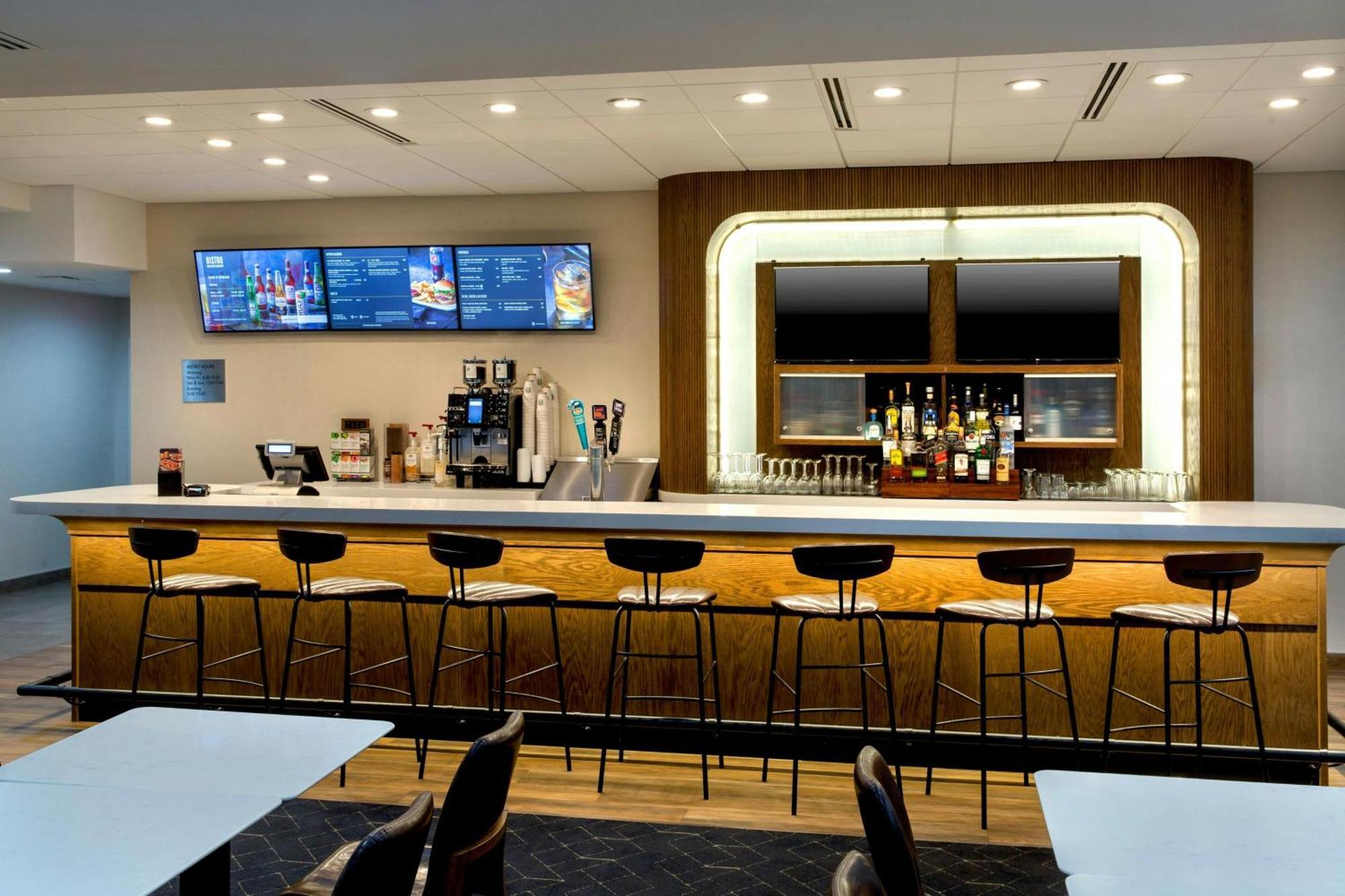 מלון Courtyard By Marriott New Haven Orange מראה חיצוני תמונה